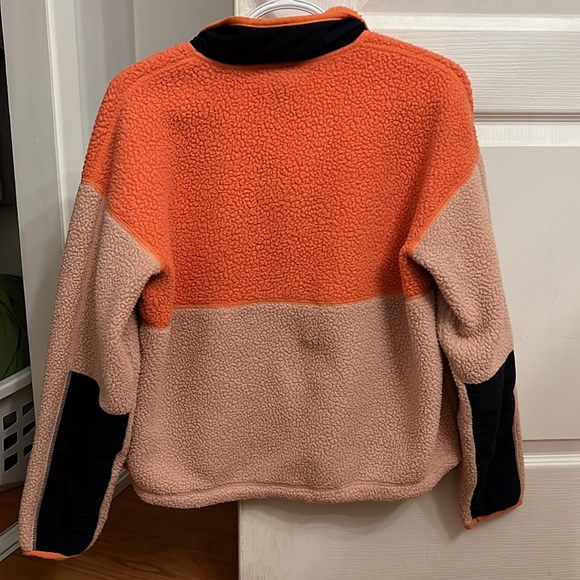 The NorthFace fleece jacket - Picture 2 of 2